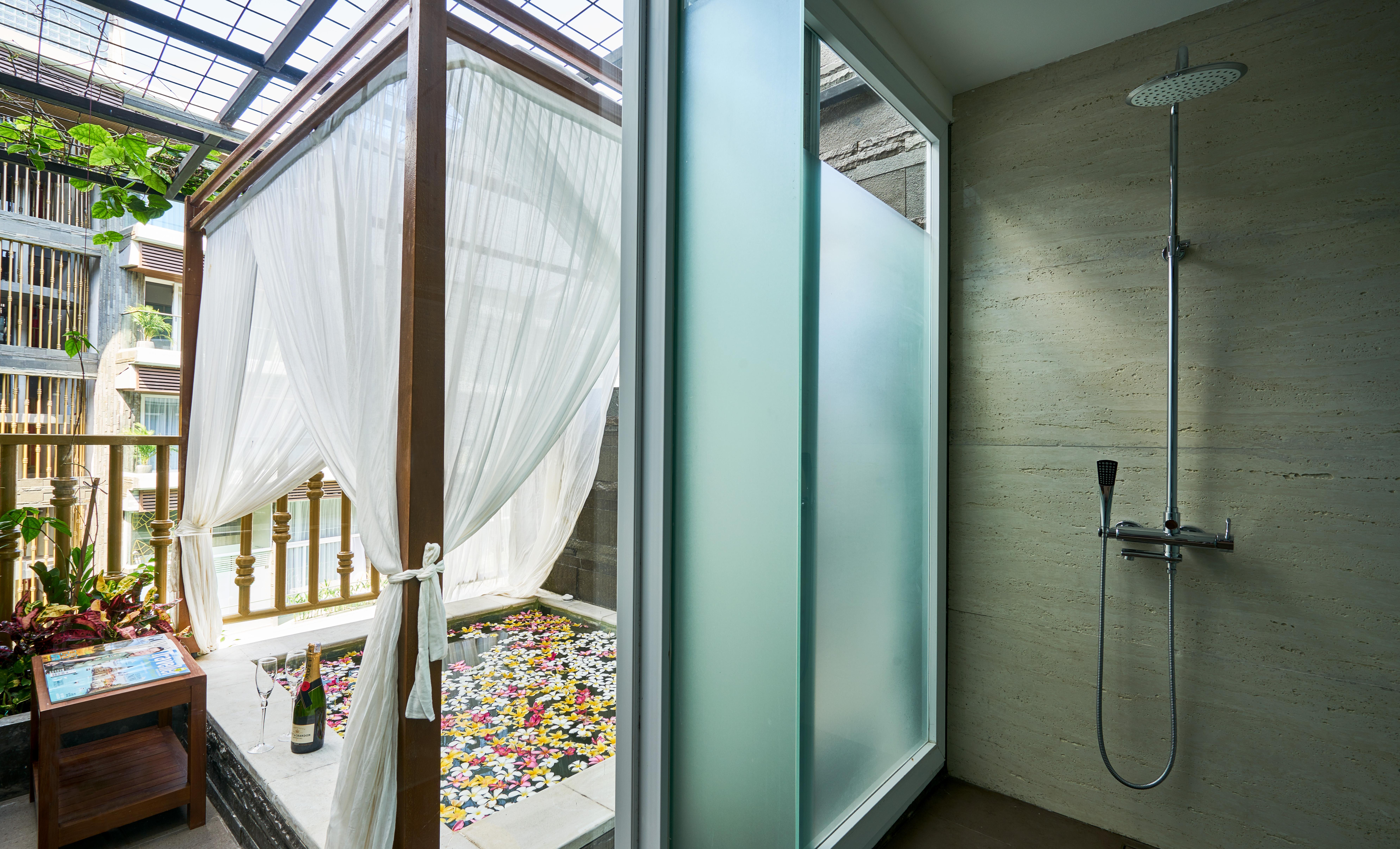 נוסא דואה The Crystal Luxury Bay Resort Nusa Dua מראה חיצוני תמונה