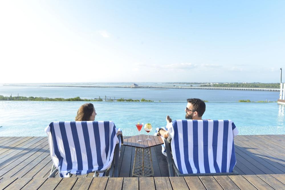 נוסא דואה The Crystal Luxury Bay Resort Nusa Dua מראה חיצוני תמונה