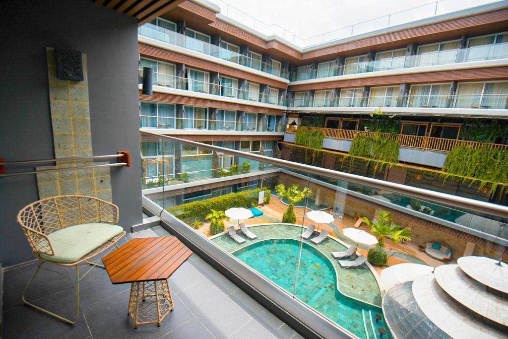 נוסא דואה The Crystal Luxury Bay Resort Nusa Dua מראה חיצוני תמונה